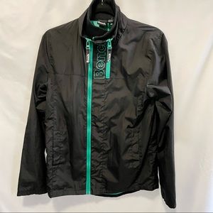 Bench Windbreaker